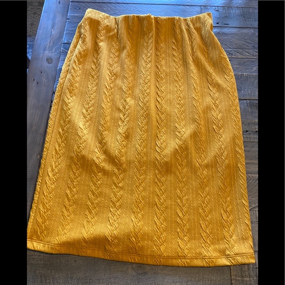 Gilli Dresses & Skirts - STITCH FIX- Gilli Mustard Pencil Skirt